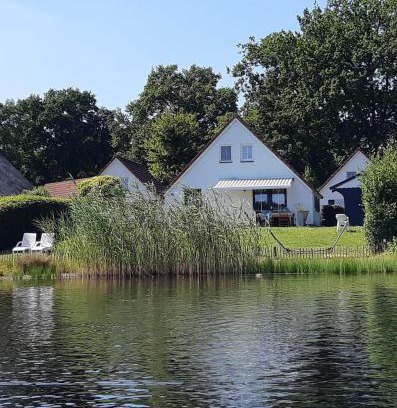 Heel House | Luxe villa aan het meer