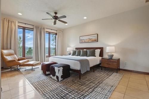 Colonial Pine Hills House | Luxe Villa Expansive Yard Near Rapid City