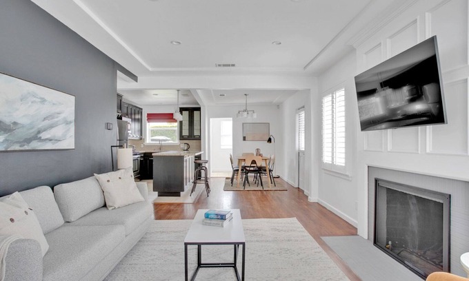 Westchester House | Luxe Westchester 4BR w/Backyard & W/D, near Shops & Bars, by Blueground