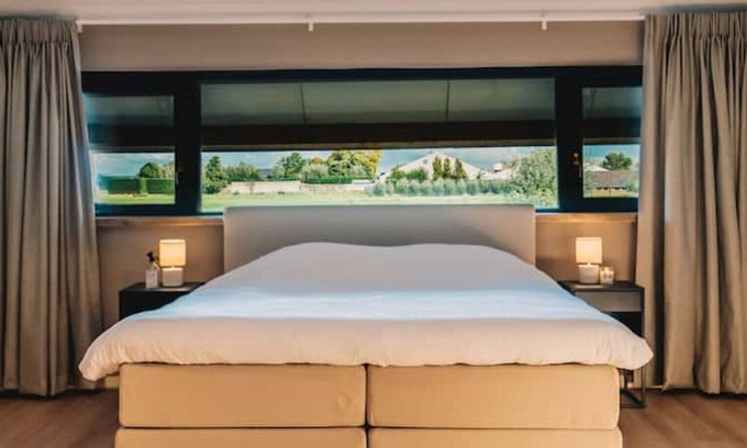 Maasland Apartment | Luxery wellness with jacuzzi and sauna