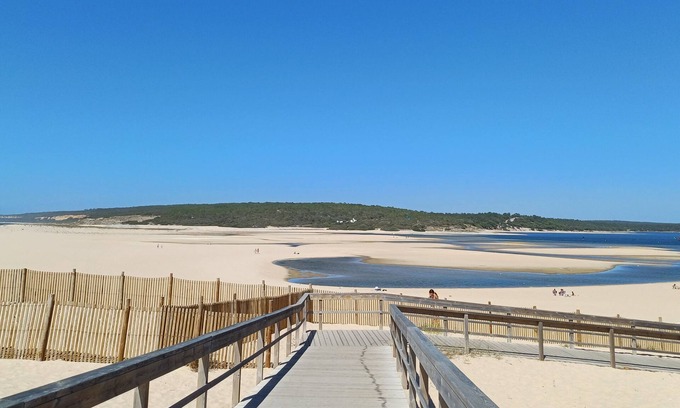 Lagoa de Albufeira House | Luxuosa Casa de Praia a 40 Minutos de Lisboa