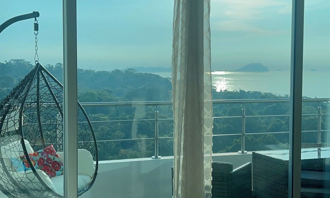 Playa Bonita Village Apartment | Luxury Beachfront Condo in Playa Bonita close to City — New—