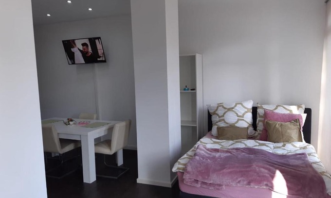 Lechhausen Apartment | Luxuriöse Wohnung mit eigenem Garten