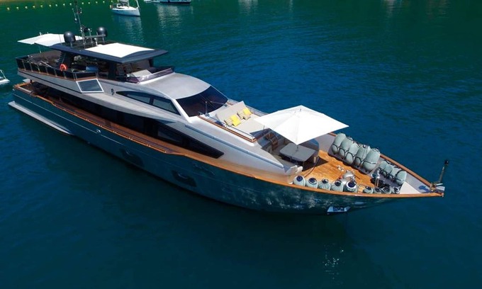 Parque das Palmeiras Boat Rental | Luxurious 112ft yacht in Angra dos Reis - Boa003
