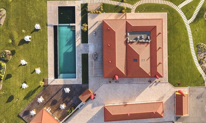 Rio Maior Resort | Luxurious 16-bedroom resort with AC, Pool and Jazuzzy near awesome Lisbon