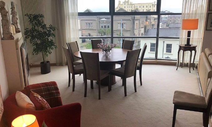 Dun Laoghaire Apartment | Luxurious 2 Bed 1,400 sq ft Apartment in Dunlaoire free parking