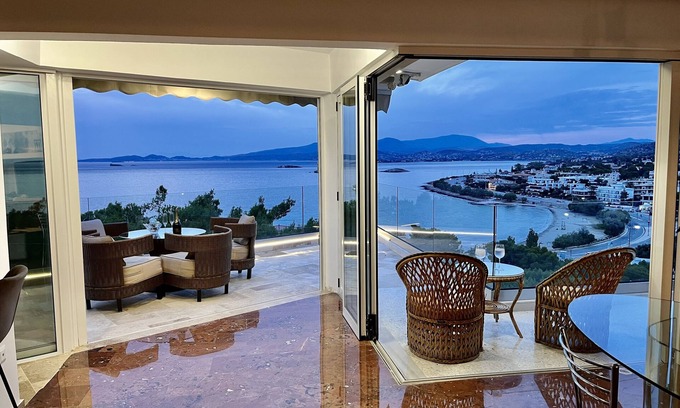 Saronida Apartment | Luxurious 2-bed Seaside Apartment in Saronida