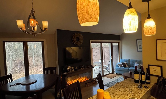 Colonie House | Luxurious 2-BR, 2-full bath townhome in lovely Colonie. Garage, deck, 1-TB WiFi