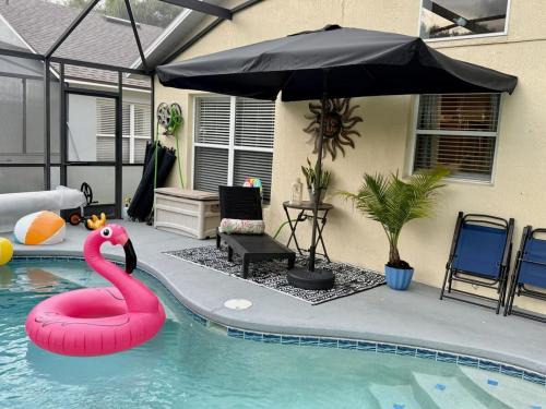 Haines City House | Luxurious 3BR Getaway Heated Pool, Golf & Theme Parks