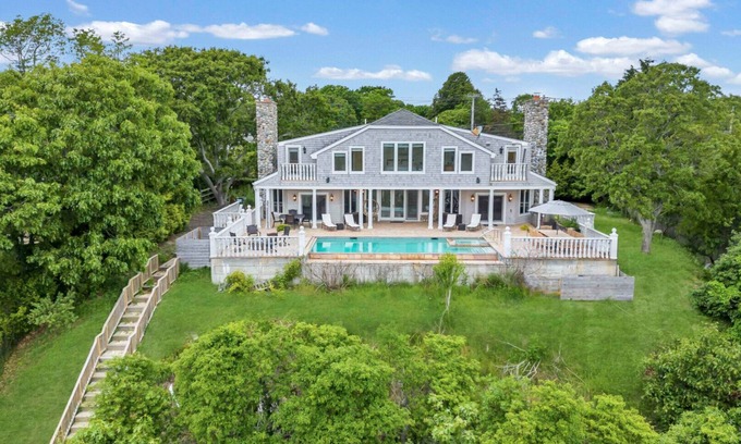 Beach Hampton House | Luxurious Amagansett home perched on a hill, amazing views, exceptional.