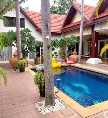 South Pattaya Villa | Luxurious and spacious Poolvilla at about 500 mtr from Jomtien Beach with luxurious facility Private Swimming Pool, Jaccuzi,Fitness Room,Table Tennis and many more