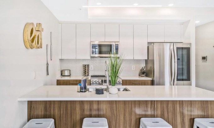 Petworth Apartment | Luxurious and stylish 2 bedroom 2 bathroom suite