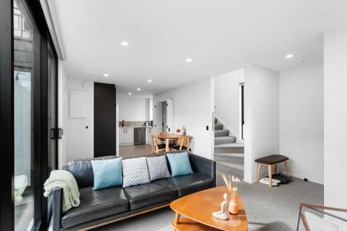 Sydenham Apartment | Luxurious City Retreat 3 Bed 3 Bath Near CBD