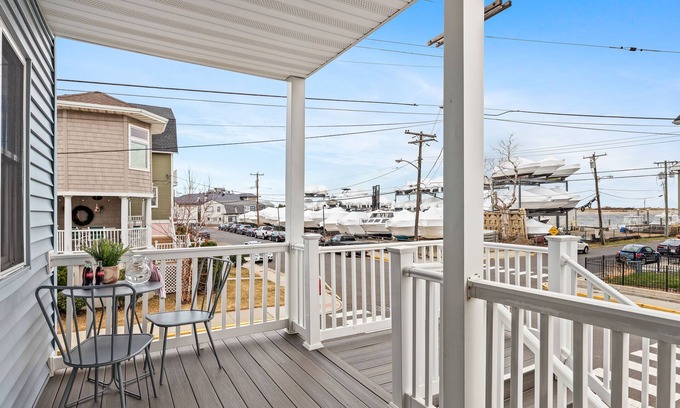 Highlands House | ★Luxurious & Comfy★ Close to Beaches 🏖️Tons of outdoor spaces 🐕 PFR