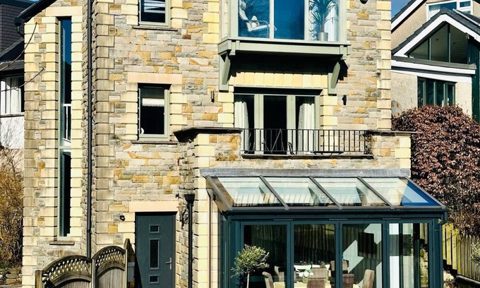 Kirkby Lonsdale House | Luxurious, Contemporary Detached Holiday Home on a quiet cul-de-sac
