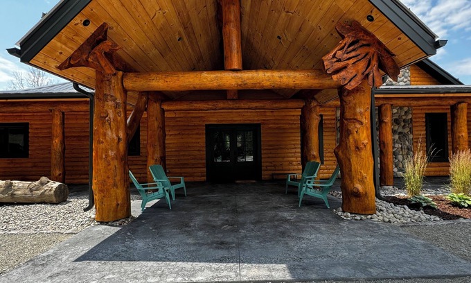 Severn Cottage | Luxurious Cottage! Private Beach!