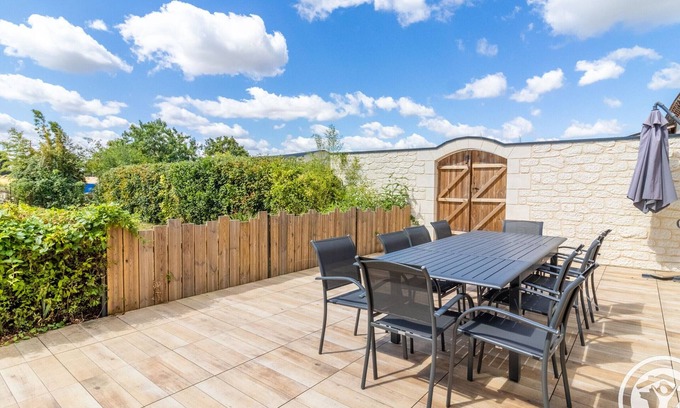 Marans Cottage | Luxurious Family Retreat: Spa, Games, Garden, Near Angers & Rennes