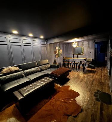 Charlotte House | Luxurious Getaway at Js Place
