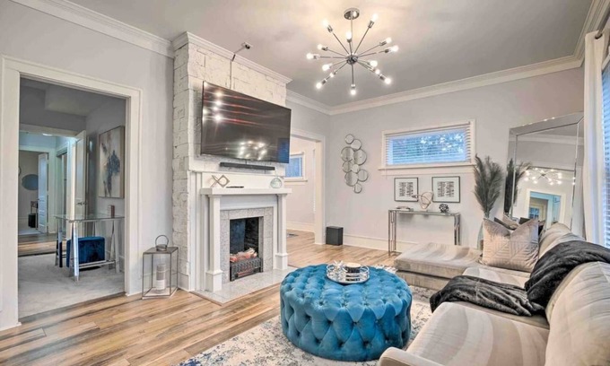 Near East Columbus Condo | Luxurious Historical Loft Unit B