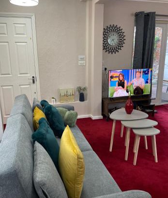Wrotham Apartment | Luxurious Homestay in Kent with Easy Access to London