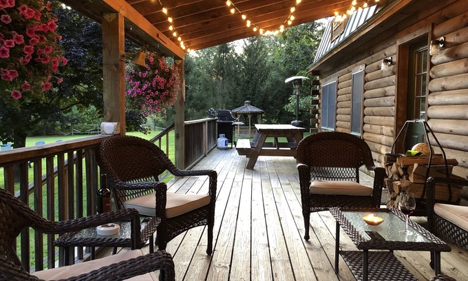 Manchester Center House | Luxurious Log Cabin Nestled in Private Meadow!