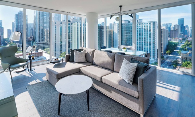 Near North Side Apartment | Luxurious Old Town Chicago Suites – Perfect for Families & Corporate Stays