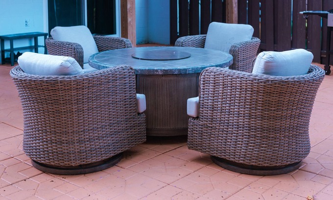 Lake Ridge Apartment | Luxurious Open Concept Space With Amazing Patio