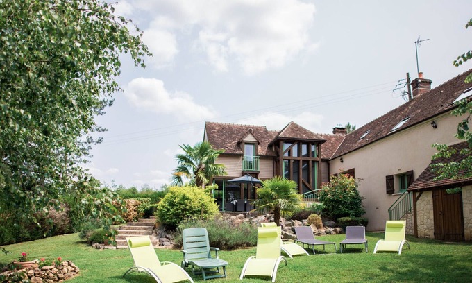 Dollon Cottage | Luxurious Retreat near Vibraye Forest: Indoor Spa, Fireplace, WiFi, and Private Suites