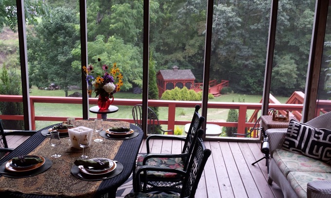 Bakersville Cottage | Luxurious Romantic Blue Ridge Mt retreat w/trout creek/pond/Roan Mt. view