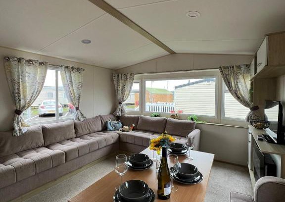 Clacton-on-Sea Other | Luxurious Three Bedroom Caravan