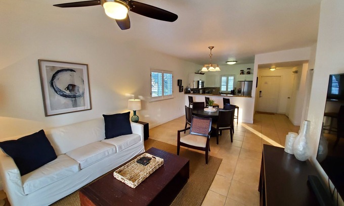 Alice Town Villa | "Luxurious Villa" 2 Bedroom/2 Bath