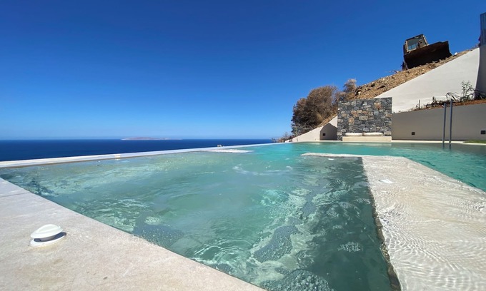 Rodhia Villa | Luxurious Villa Vie next to Heraklion. Seaview and private pool with jacuzzi.