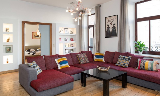 Stradom Apartment | Luxury 1830 square feet Old Town apartment -3 bedrooms, 2 bathrooms, A/C, Wi-Fi