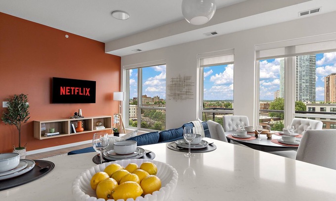 Downtown Minneapolis Condo | Luxury 2Bd Condo DT Minneapolis, Minutes From Convention Center & US Bank Arena