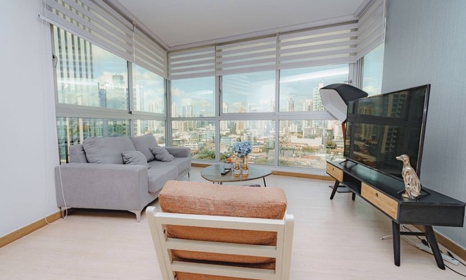 Tumba Vieja Apartment | Luxury 2BR Cityview apt, parking and balcony