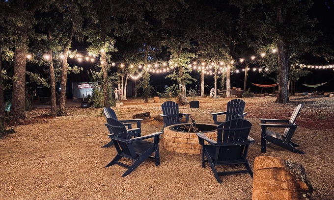 Krugerville House | Luxury 3.16 Acre Barndo Retreat Near PGA Frisco!