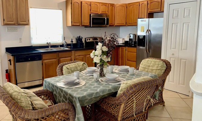 Frigate Bay Condo | Luxury 3-Bed, 2-Bath Condo. 3 king beds, pool, tennis and golf