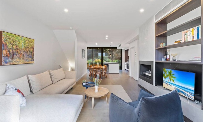 Caulfield North House | Luxury 3 storey residence