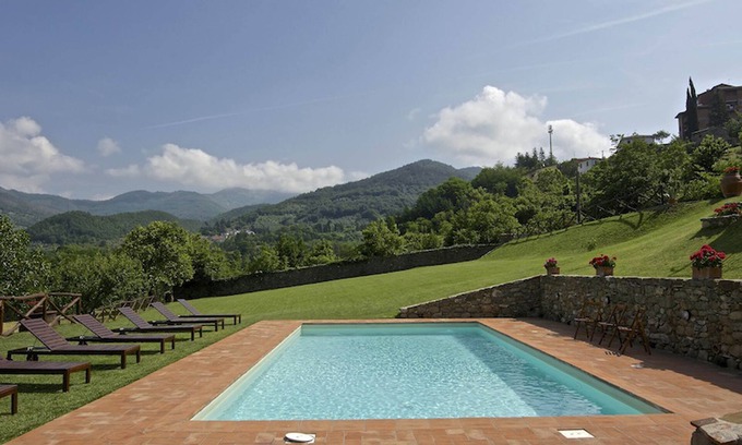 Arlia Villa | Luxury 300 sq.mt Villa, pool, wifi