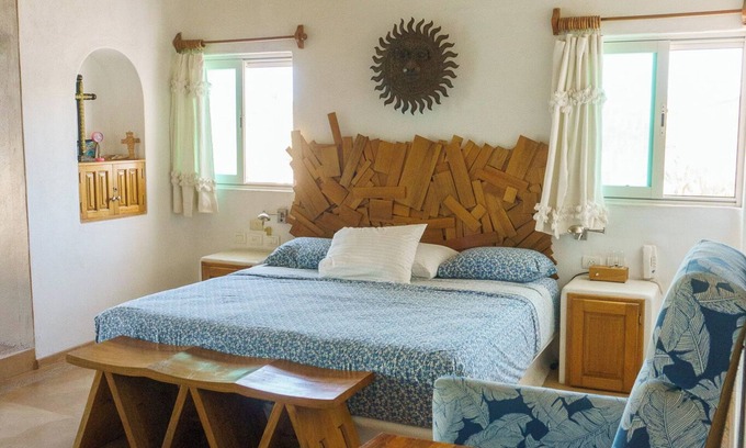 Barra de Navidad House | Luxury 4-bedroom house with Private Pool, WiFi, AC in Barra de Navidad, Jalisco