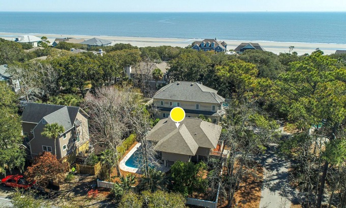 North Forest Beach House | Luxury 4 BR home Pool Pet Friendly Short Walk to Beach Bikes & Beach Gear