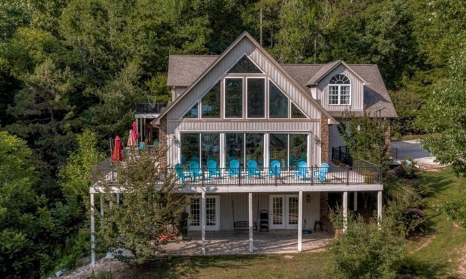Saxony Forest House | Luxury 4BR/4BA Lake Keowee Retreat- Mountain Cabin Vibes + Private Dock