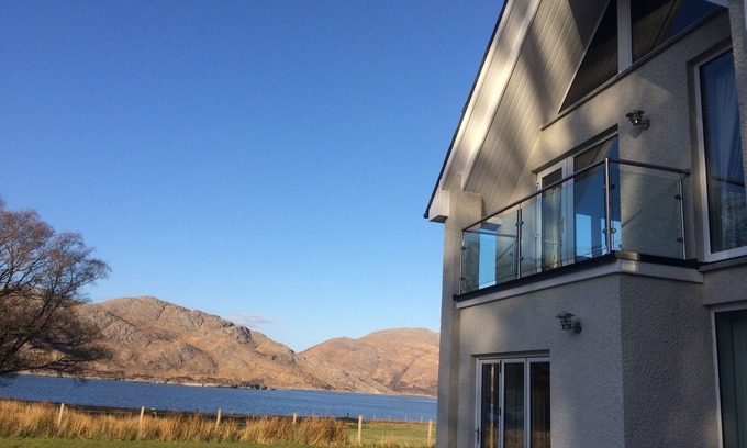 Lochailort House | Luxury 5-bedroom house sleeping 10 in comfort and style. Right beside the loch!