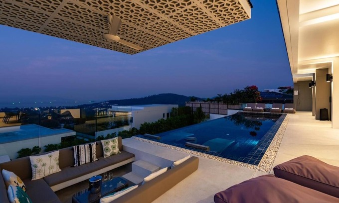 Bophut Hills Villa | Luxury 5 Bedroom Modern Villa! (KBR17)