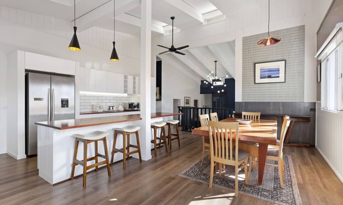 Merrijig House | Luxury 5BR Mountain Home - Mt Buller Views