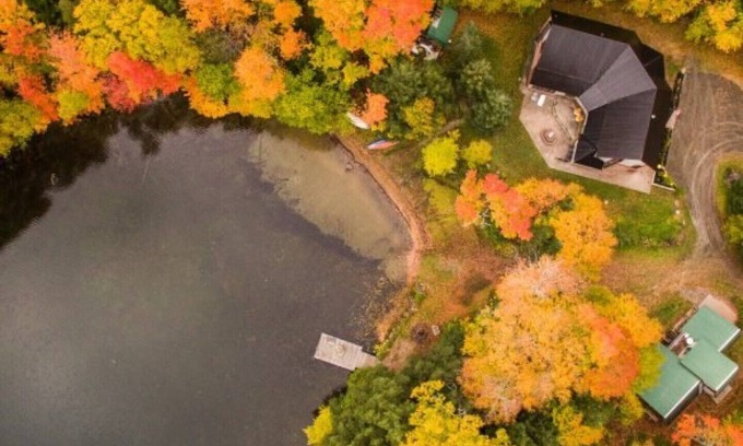 Bracebridge Ski Chalet | Luxury 6 Bedroom Muskoka Chalet/Cottage Private Beach w/Crystal Clear Water!