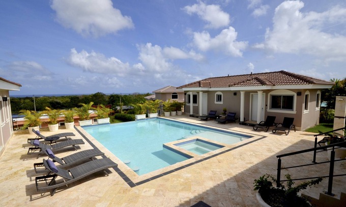 Sosua Villa | Luxury 6BD villa with ocean views, gigantic pool and jacuzzi