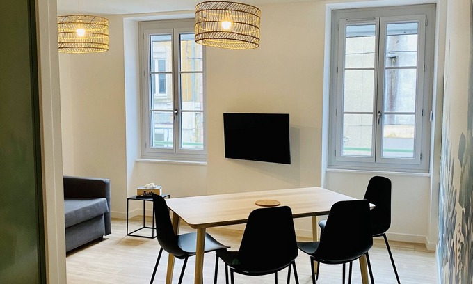 Montceau-les-Mines Apartment | Luxury Apartment - Street View