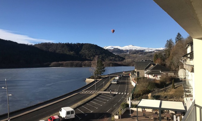 Jassat Apartment | Luxury apartment with terrace on the shores of Lake Chambon overlooking Sancy