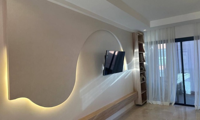 Tassoultante Apartment | Luxury apartment with pool & garden views